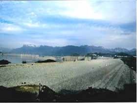 三峡工程茅坪溪防护坝工程